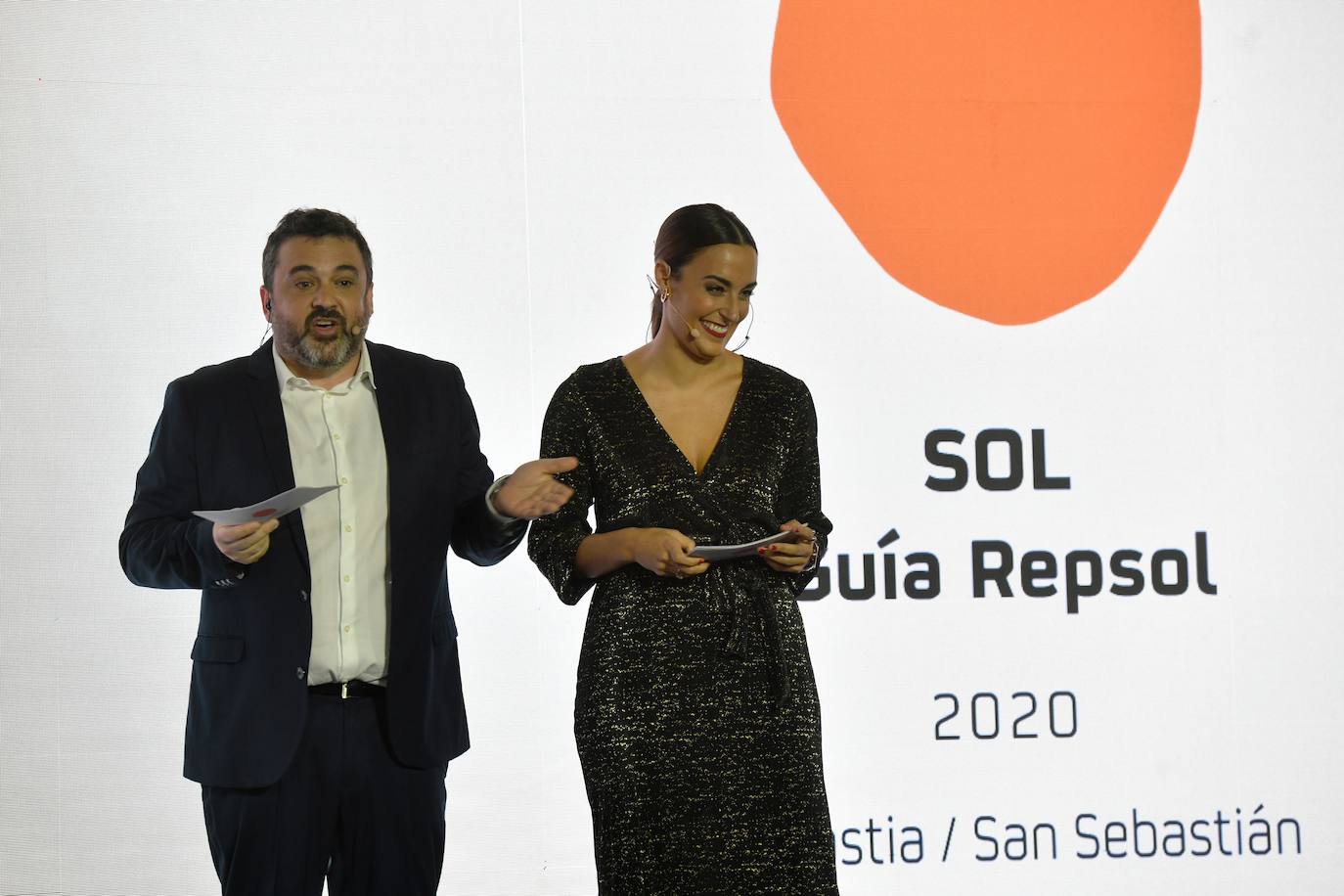 La presentación de la nueva edición de la Guía Repsol reunió este lunes por la noche en el Museo de San Telmo a más de 400 invitados. Ocho restaurantes guipuzcoanos entran con un Sol en la nueva Guía Repsol.