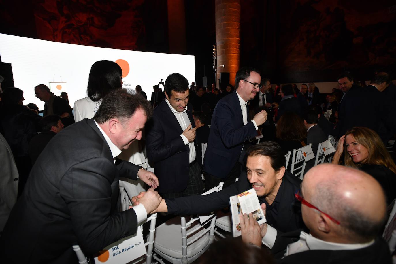 La presentación de la nueva edición de la Guía Repsol reunió este lunes por la noche en el Museo de San Telmo a más de 400 invitados. Ocho restaurantes guipuzcoanos entran con un Sol en la nueva Guía Repsol.