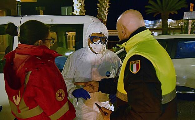 Italia intenta acabar con el pánico por el coronavirus, que provoca «la peor crisis nunca vista» en el turismo