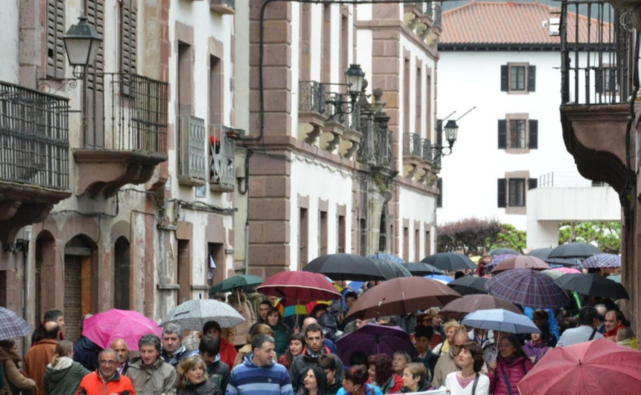 Manifestación celebrada en Elizondo antes de las obras en Belate. 