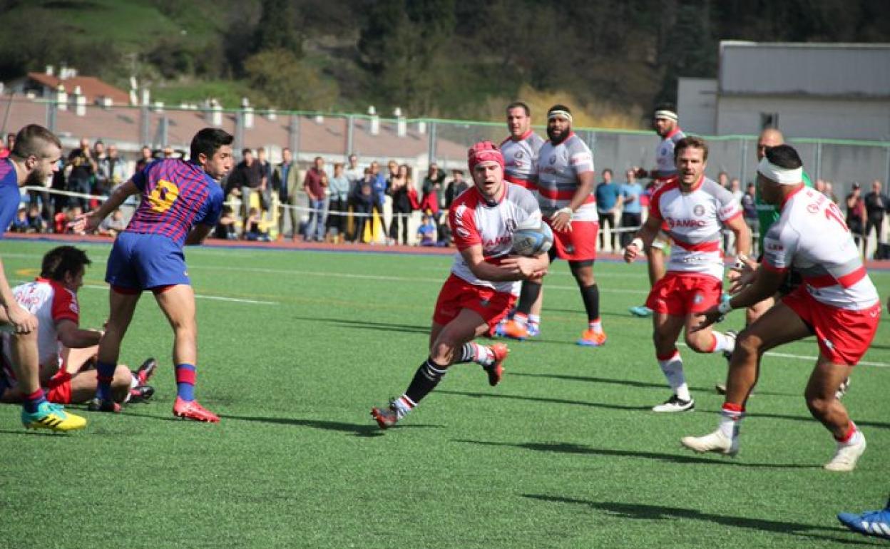 Ampo remonta un 0-23, pero acaba muriendo en la orilla ante el Barcelona