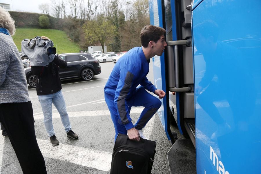 La expedición txuri urdin parte hacia Miranda. 