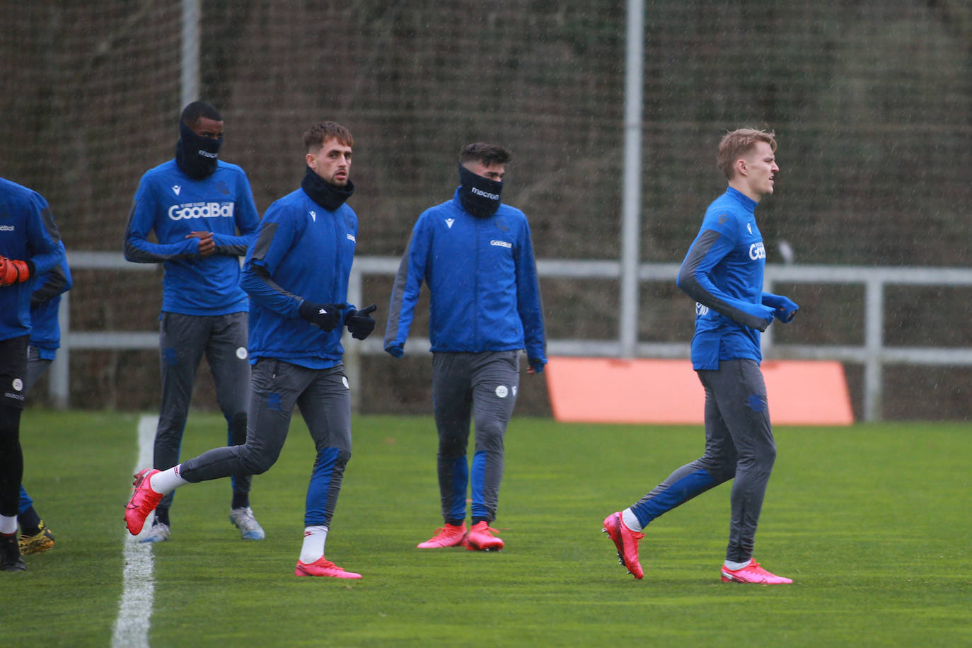 Los txuri-urdines se han ejercitado a puerta cerrada.