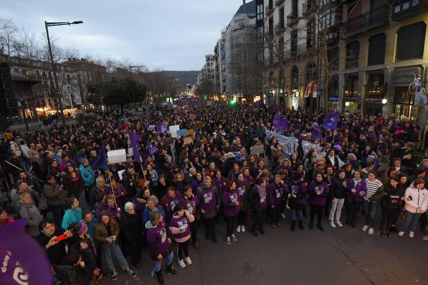Fotos: Masiva manifestación por el 8M en Donostia | El Diario Vasco