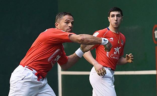 Olaizola II y Aranguren en una foto de archivo.