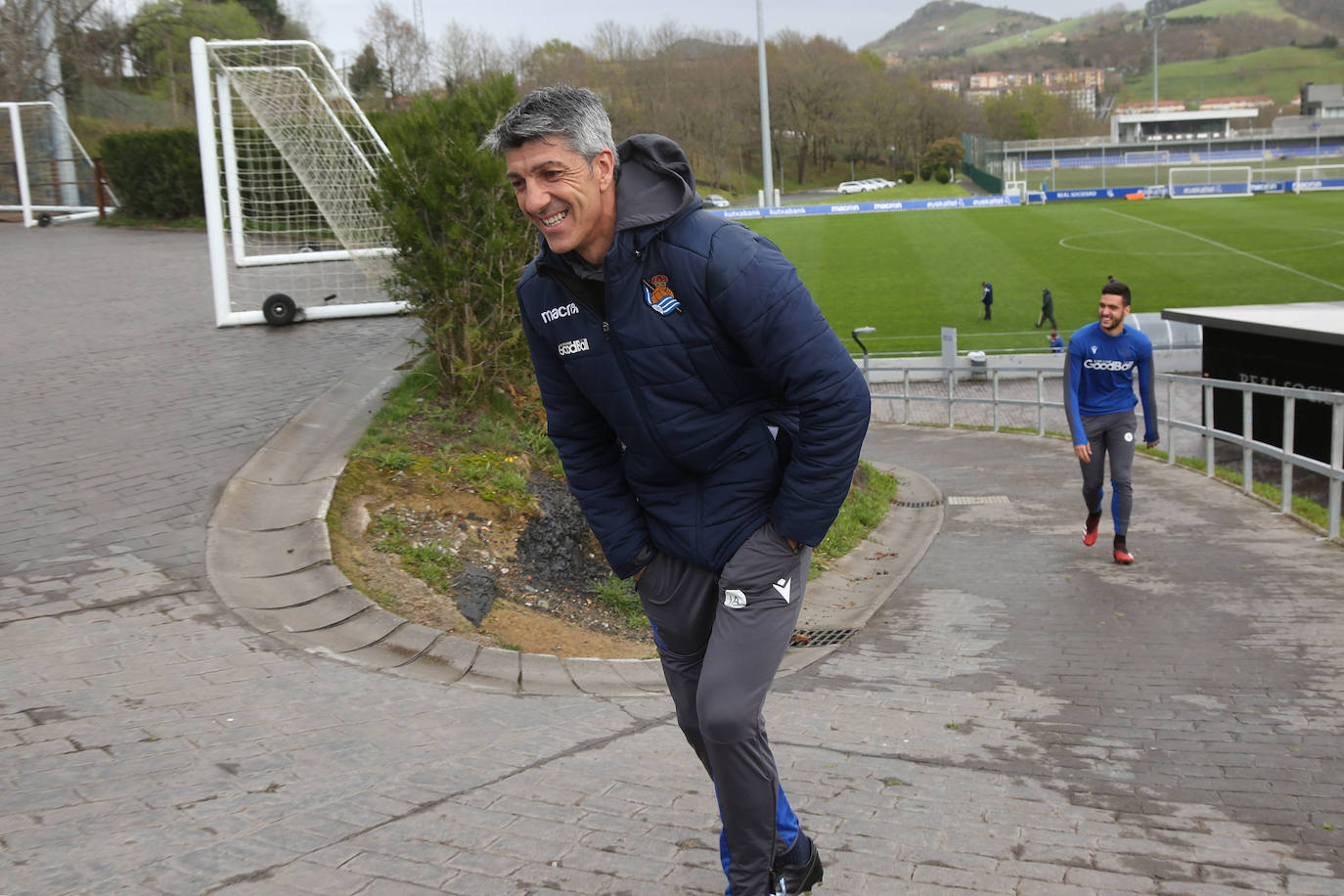 Los jugadores de la Real Sociedad han entrenado este lunes para preparar el derbi de mañana ante el Eibar en Ipurua.