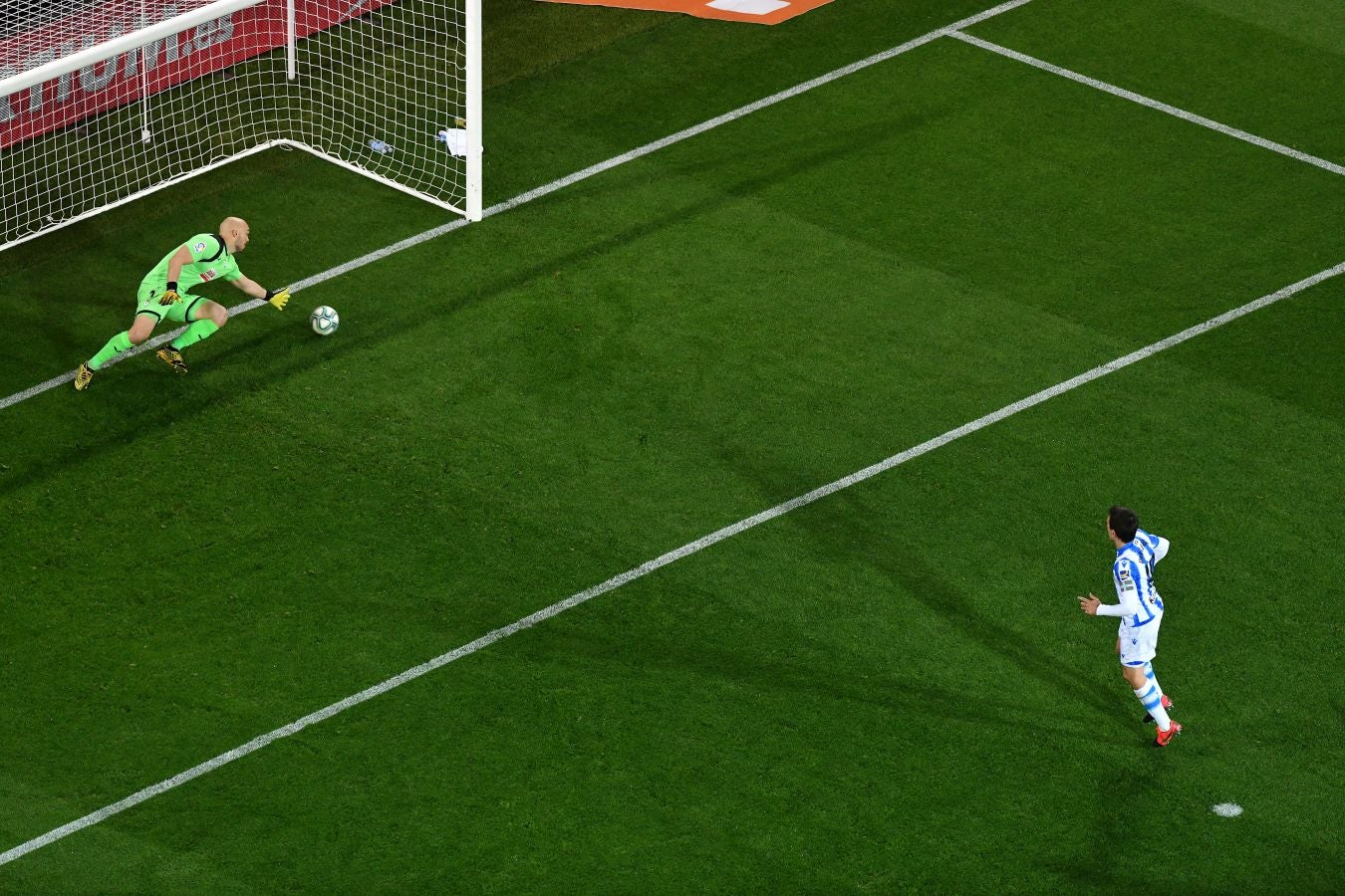 La Real se ha impuesto en el derbi guipuzcoano gracias a los goles de Oyarzabal y Willian José. Charles ha marcado por los armeros