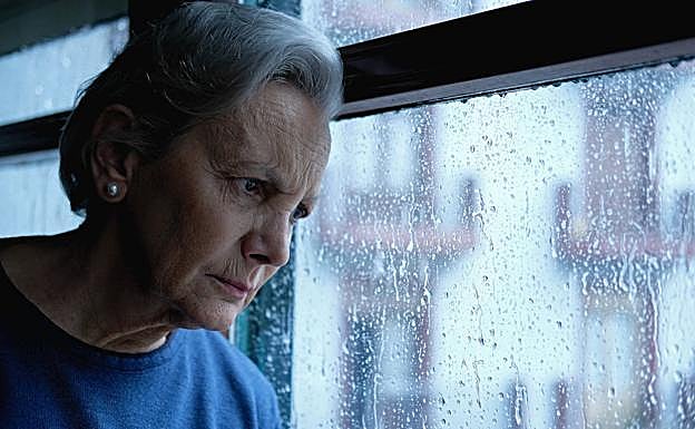 Elena Irureta caracterizada como Bittori en la serie 'Patria'.