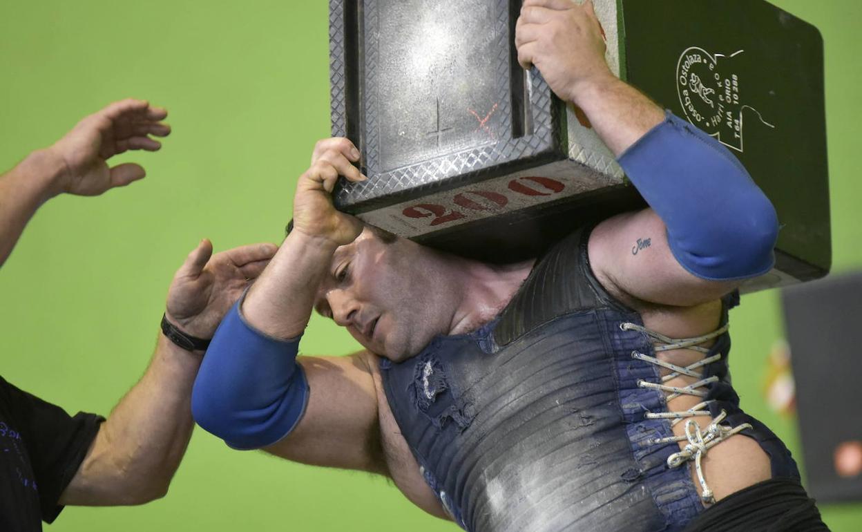 Ni harrijasotzailes ni aizkolaris se libran de la quema