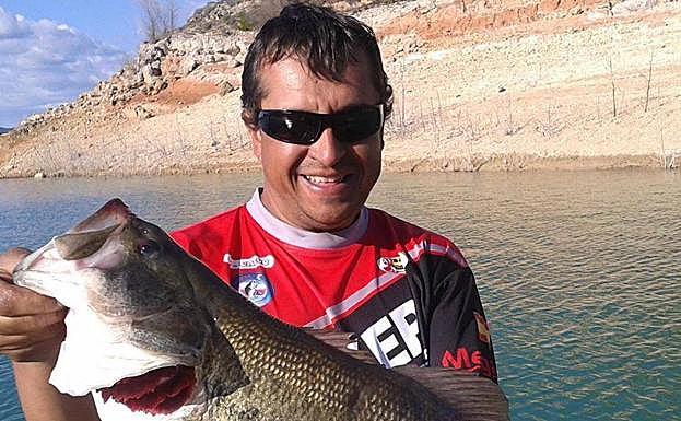 Rubén Calvo con un bass de buen tamaño.