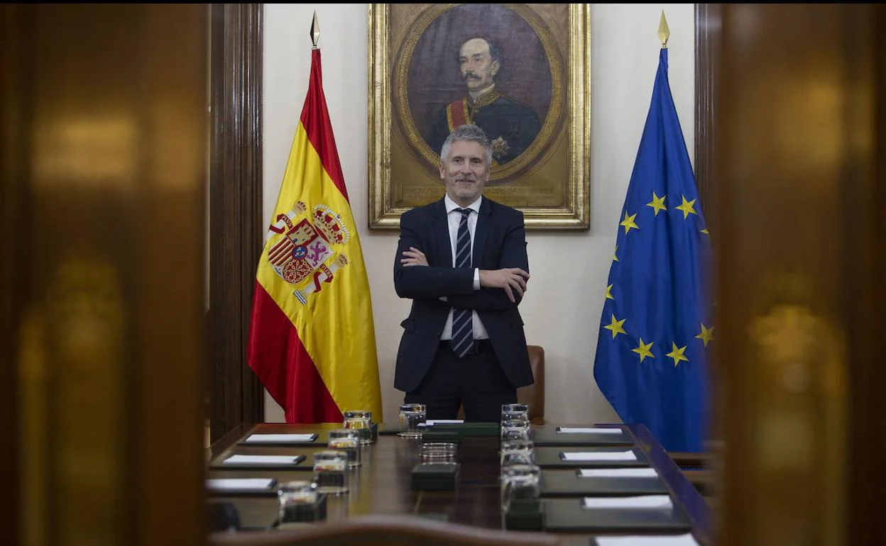 El ministro del Interior, Fernando Grande-Marlaska, en su despacho antes de que se decretara el estado de alarma.