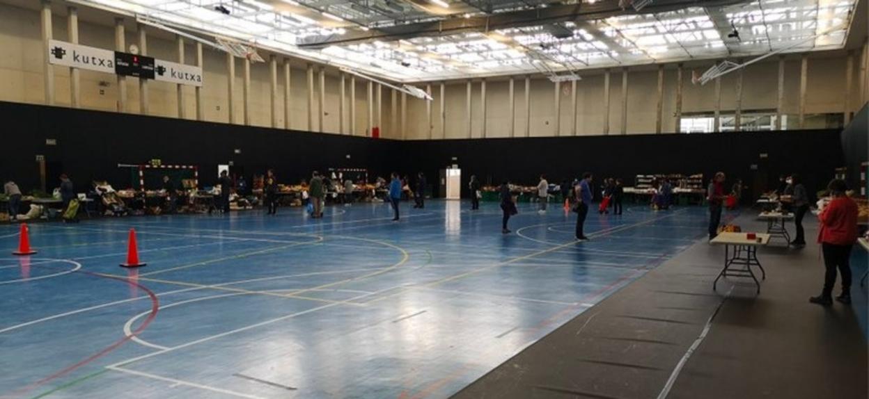 La feria de este fin de semana sumó catorce proveedores que vendieron sus productos siguiendo el protocolo de seguridad habitual. 