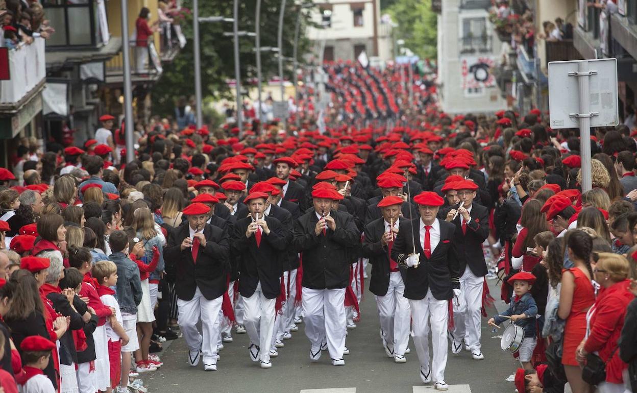 Alarde tradicional del año pasado por las calles de Irun
