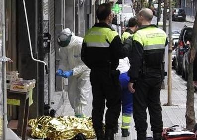 Imagen secundaria 1 - Un anciano mata a otro de una puñalada en el cuello en Bilbao