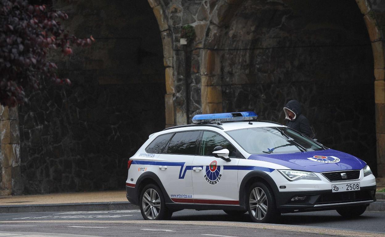 La Ertzaintza libera a una mujer retenida en Villabona y arresta a su captor