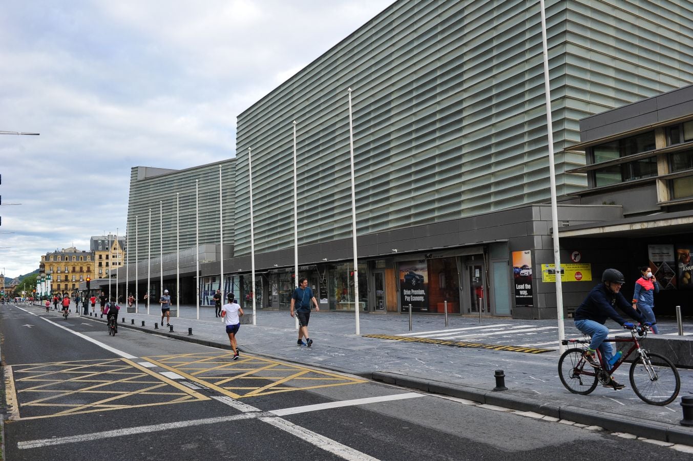 Fotos: Playa, deporte y paseos en San Sebastián
