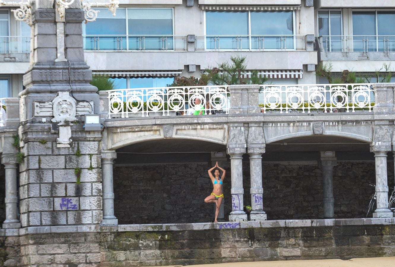 Fotos: Playa, deporte y paseos en San Sebastián