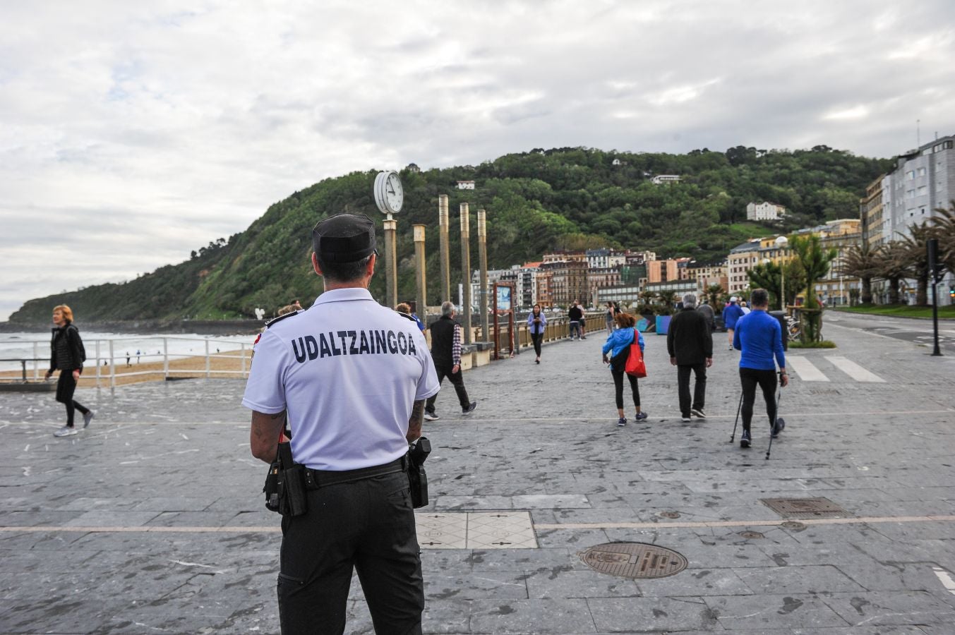 Fotos: Playa, deporte y paseos en San Sebastián