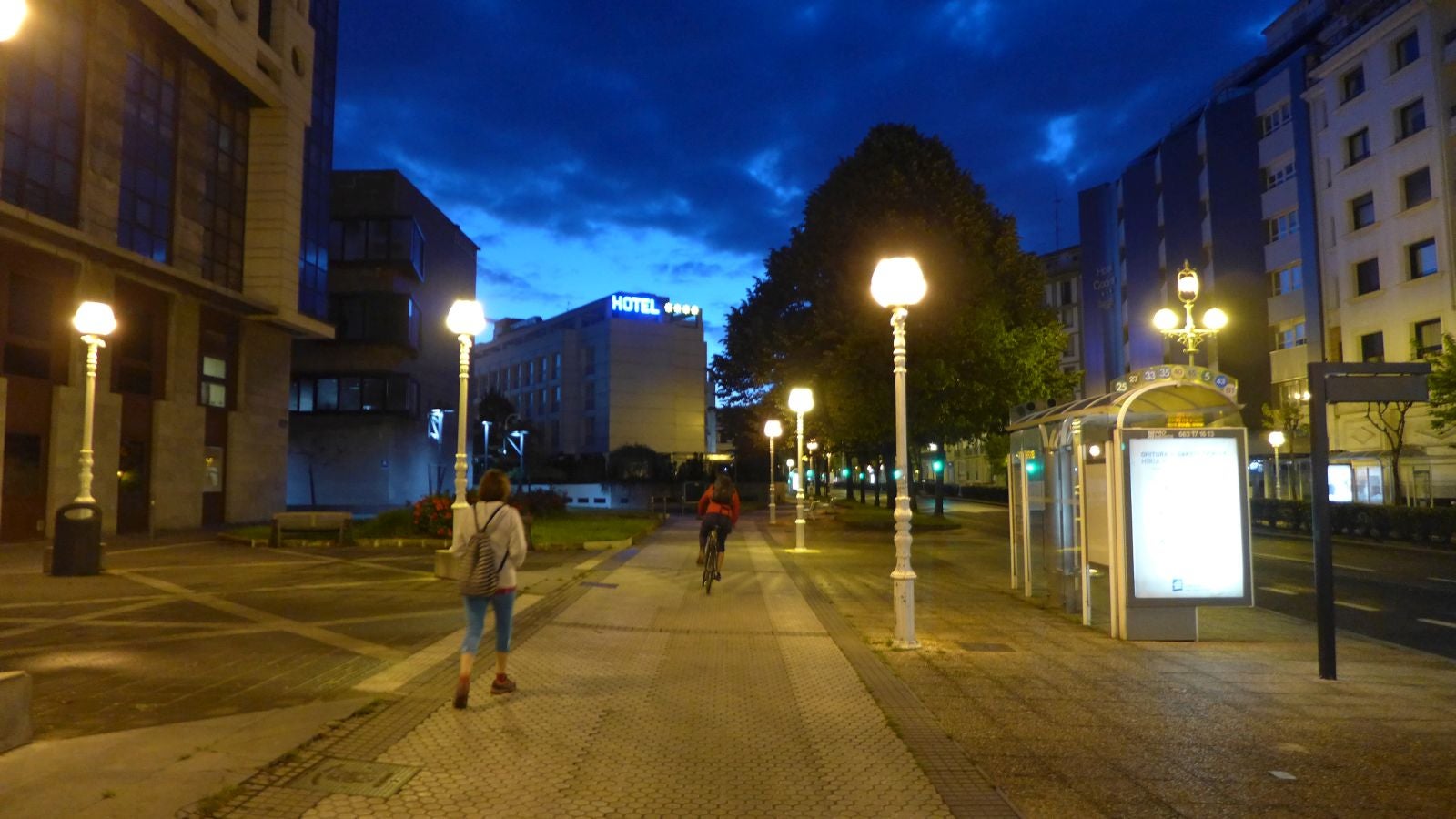 Fotos: Primeros paseos, carreras y olas tras el encierro