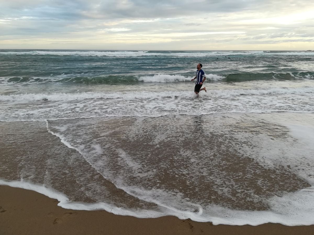 Fotos: Primeros paseos, carreras y olas tras el encierro