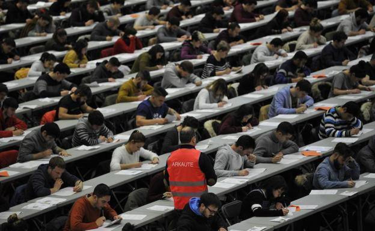 La OPE conjunta de la Ertzaintza y de policías locales suspendida en marzo se celebrará en julio