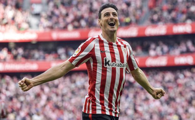 Aritz Aduriz celebra un gol en San Mamés