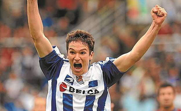 La cabeza de 'Anso'. Un testarazo inapelable de Ansotegi sobre la bocina sirvió para derrotar al Levante en el coliseo donostiarra. Después, Zurutuza puso la guinda con el 3-1 en el descuento. 