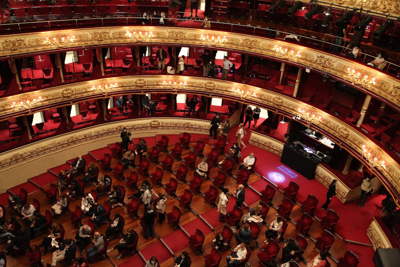 Reapertura del Teatro Victoria Eugenia. 