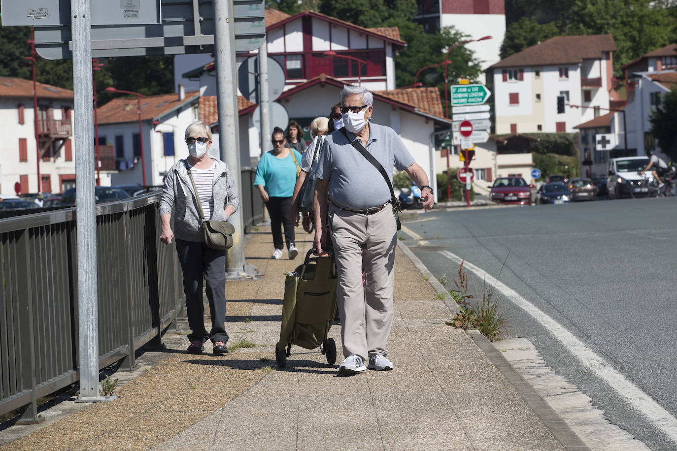 Las tiendas de la frontera han reabierto sus puertas tras el parón