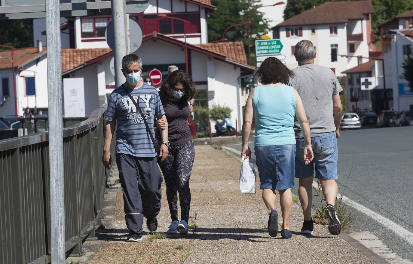 Las tiendas de la frontera han reabierto sus puertas tras el parón
