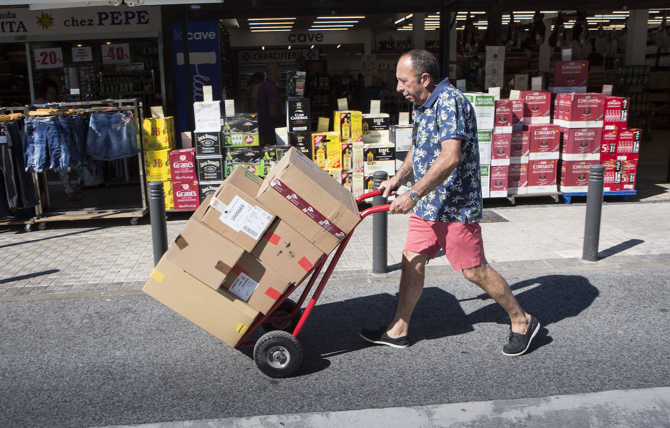 Las tiendas de la frontera han reabierto sus puertas tras el parón