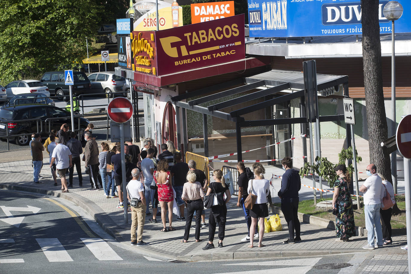 Las tiendas de la frontera han reabierto sus puertas tras el parón debido al confinamiento como consecuencia de la pandemia del coronavirus.