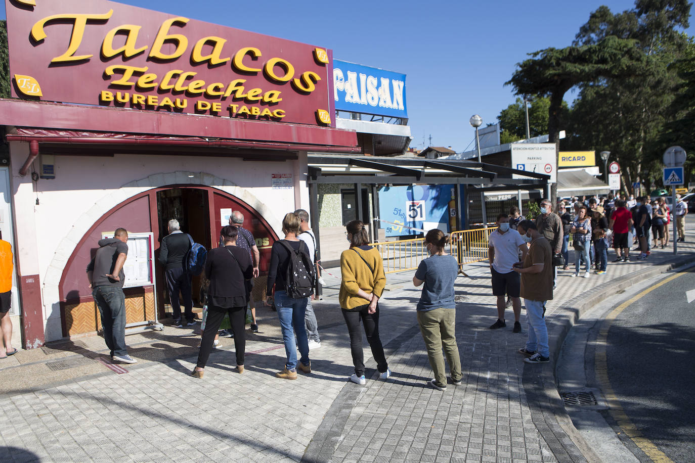 Las tiendas de la frontera han reabierto sus puertas tras el parón debido al confinamiento como consecuencia de la pandemia del coronavirus.