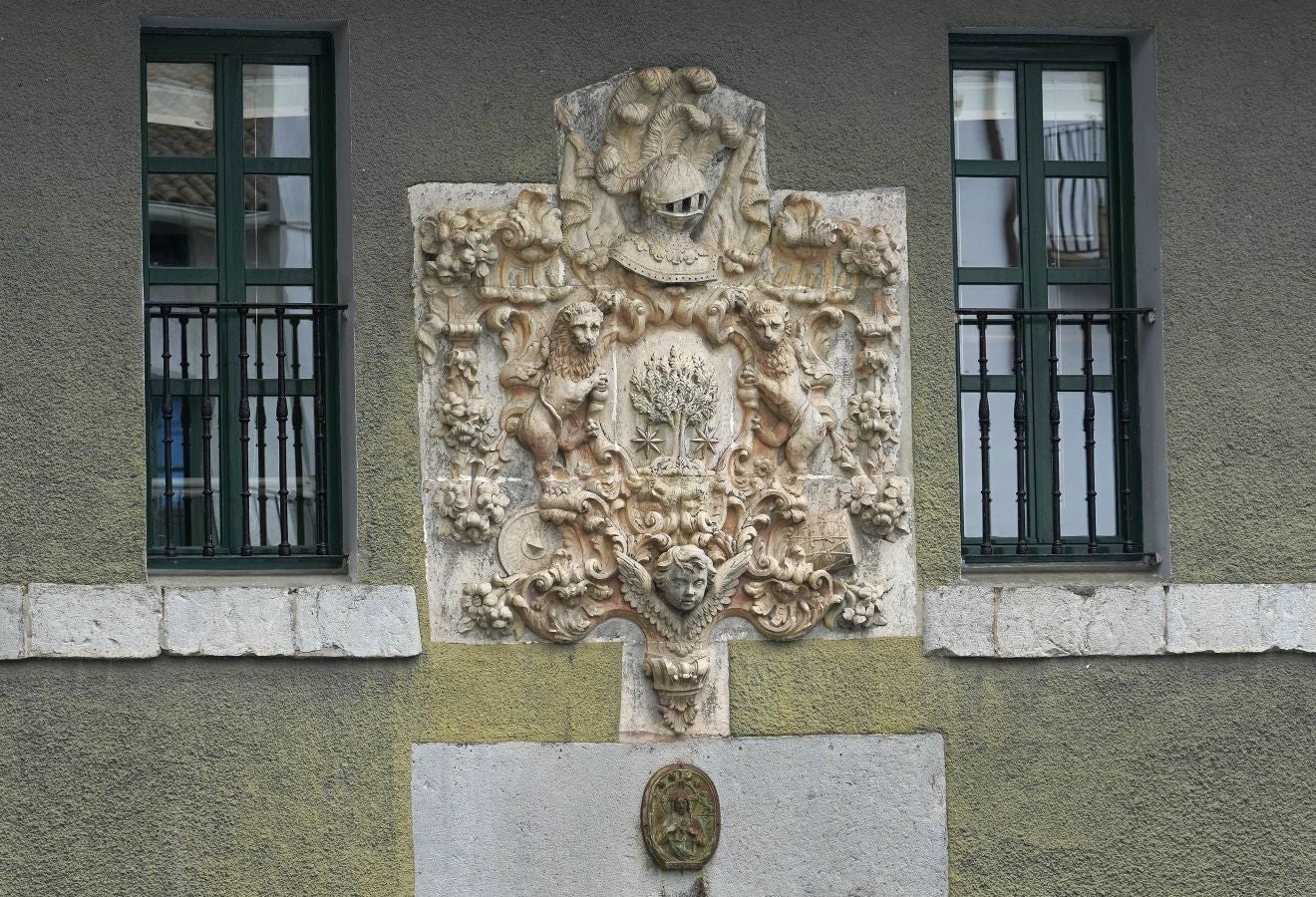 En el corazón del Urola Medio y de Gipuzkoa, rodeadas de espectaculares cimas, ambas localidades invitan a disfrutar de la naturaleza con calma.