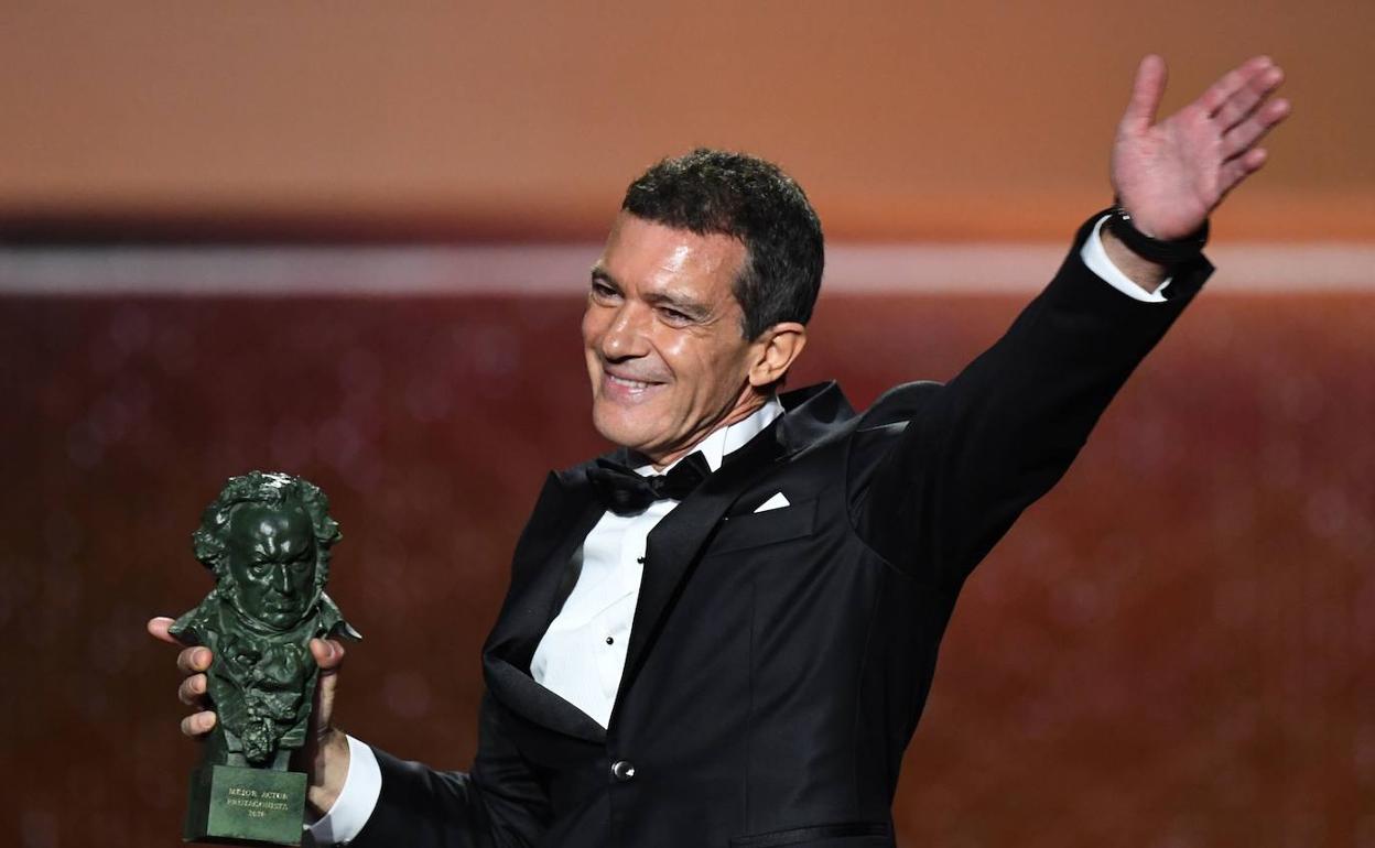 Antonio Banderas recibió el Goya a mejor actor en la edición de este año