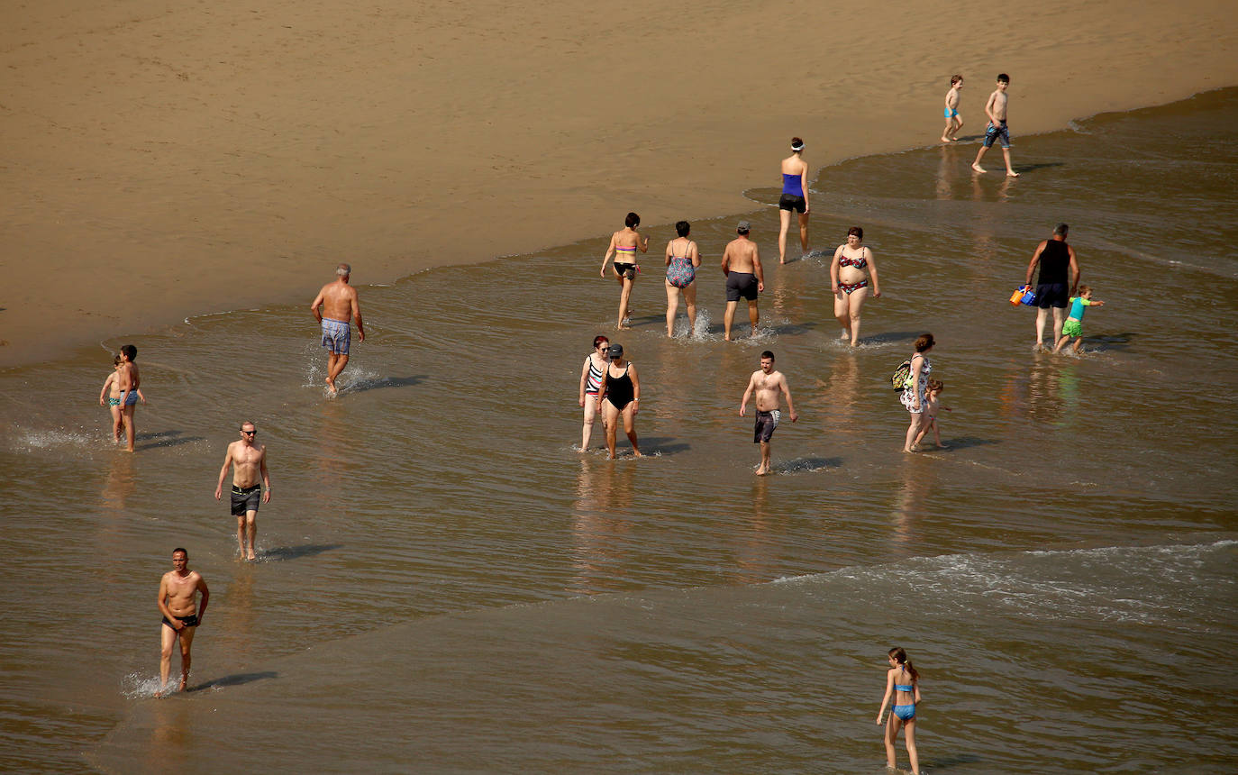 Ya están operativas en las playas de Gipuzkoa, entre ellas las de Donostia y Orio, las cámaras que servirán para controlar el aforo de los arenales.