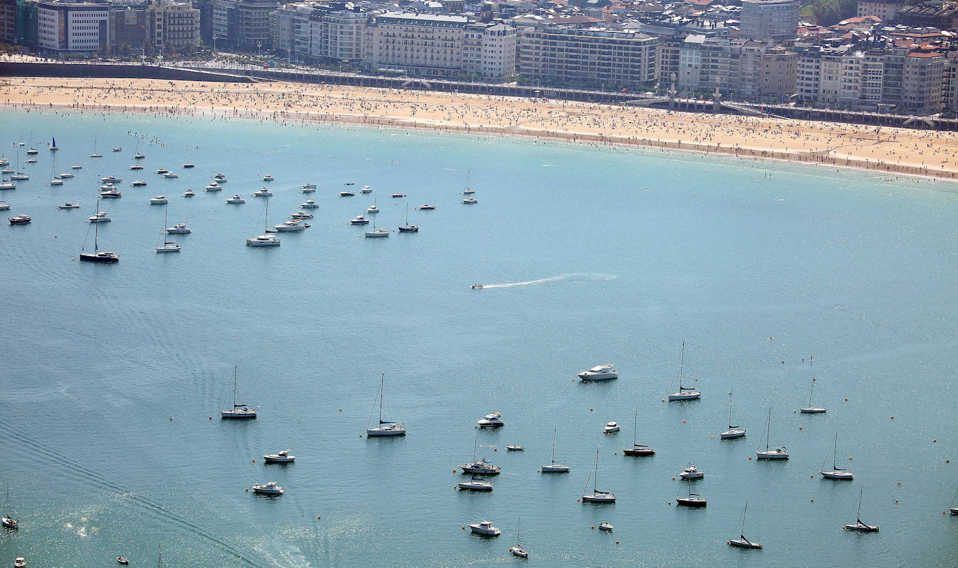 Ya están operativas en las playas de Gipuzkoa, entre ellas las de Donostia y Orio, las cámaras que servirán para controlar el aforo de los arenales.