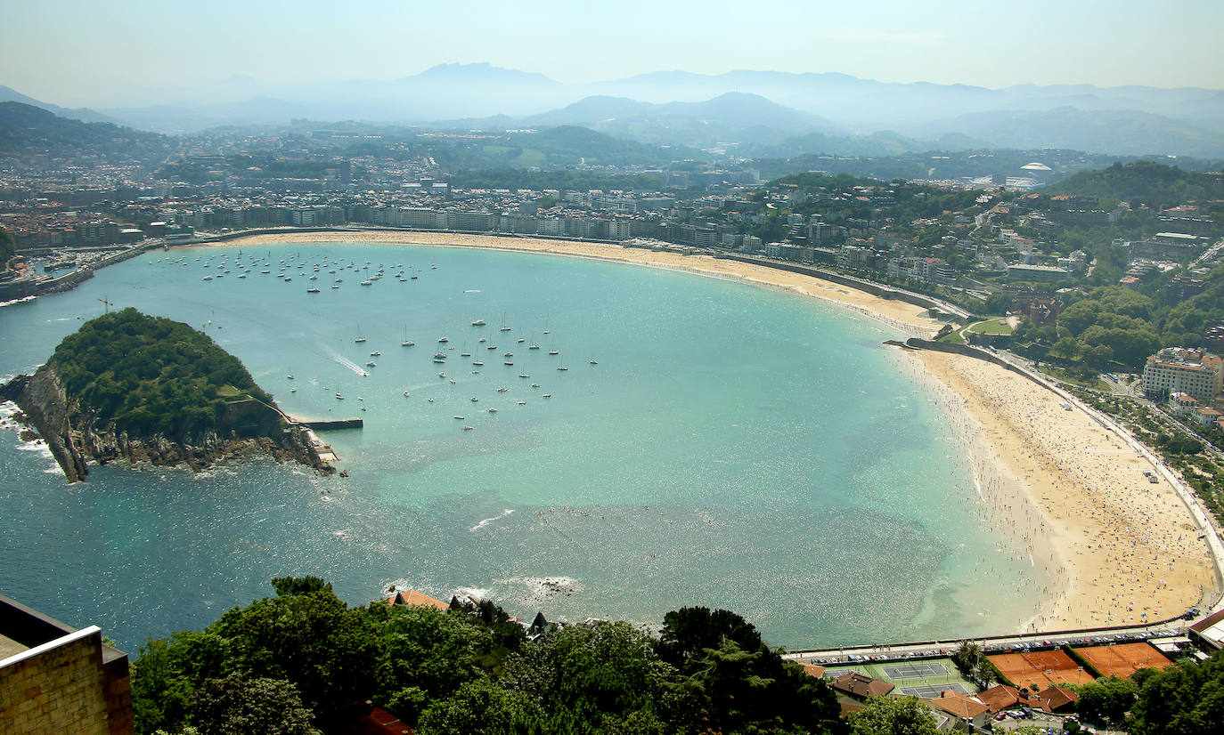 Ya están operativas en las playas de Gipuzkoa, entre ellas las de Donostia y Orio, las cámaras que servirán para controlar el aforo de los arenales.