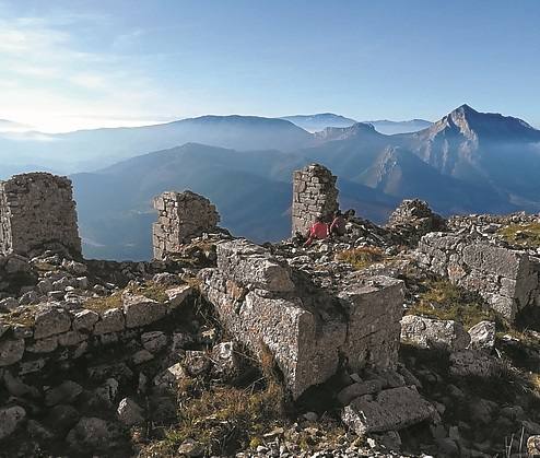 Recién cumplidos los 760 años, la villa de Mondragón, fundada sobre la antigua puebla de Arrasate, atesora una fecunda trayectoria histórica vinculada a la industria del hierro