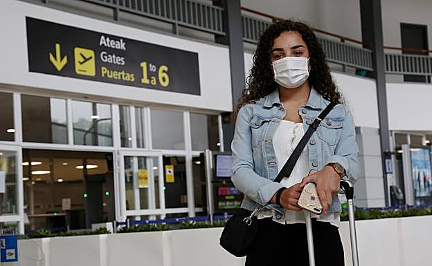 Paula, con la mascarilla, aseguraba sentirse segura. 