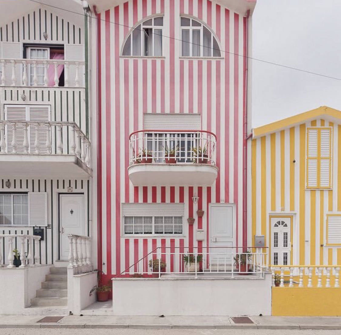 'LA GRANDE PLAGE' se ha convertido en el sueño de verano más esperado de Desiree Arellano, enfermera de profesión y diseñadora de moda de vocación. Una colección inspirada en las playas del sur de Francia 