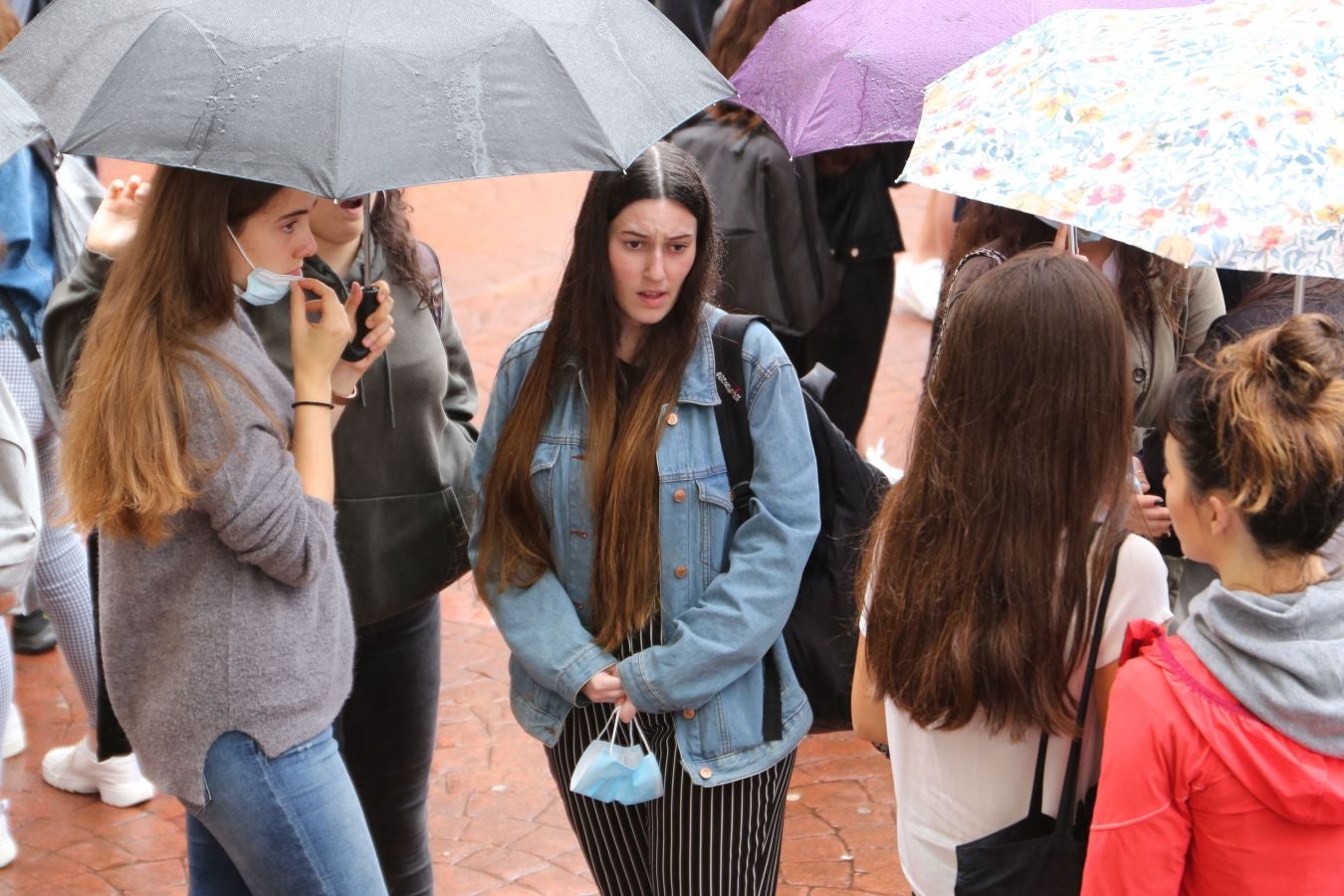 Cerca de 4.500 estudiantes guipuzcoanos encaran desde este lunes la Selectividad más atípica, que además de en Donostia se está llevando a cabo en Eibar.