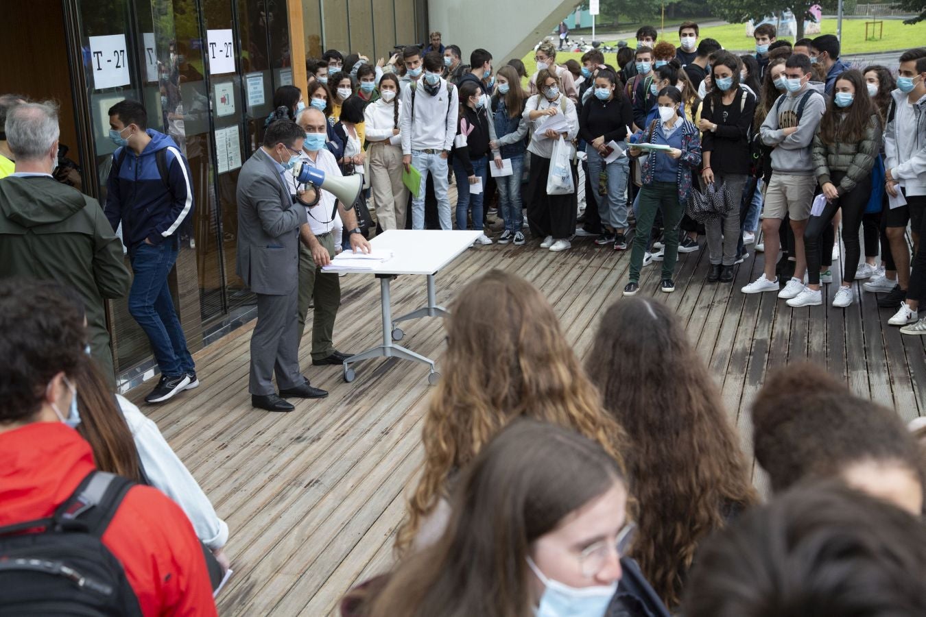 Cerca de 4.500 estudiantes guipuzcoanos encaran desde este lunes la Selectividad más atípica, que además de en Donostia se está llevando a cabo en Eibar.