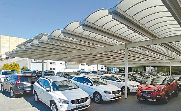 Auto Suecia ofrece una buena selección de coches de ocasión garantizados Volvo Selekt, donde el cliente puede ver y probar su nuevo coche.