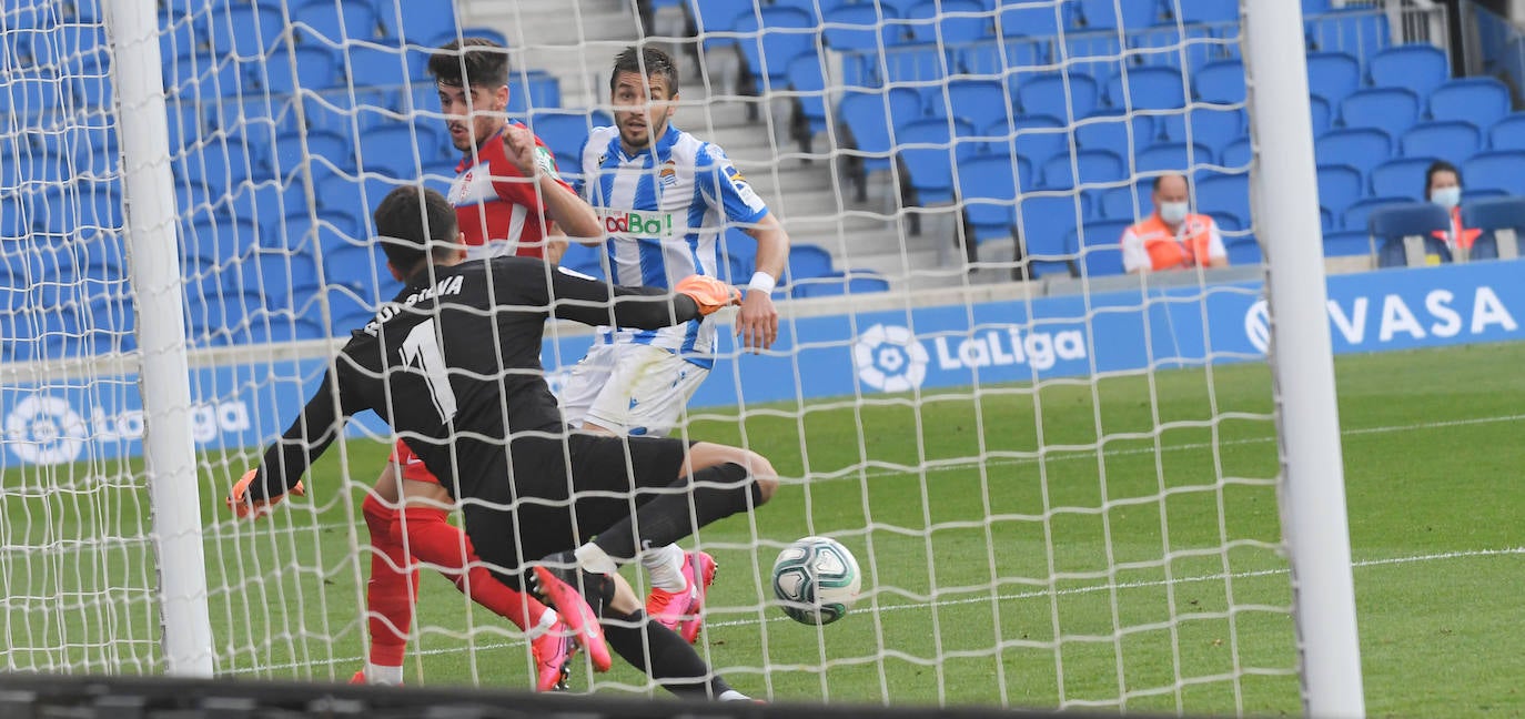 Las imágenes del encuentro disputado entre la Real Sociedad y el Granada en Anoeta