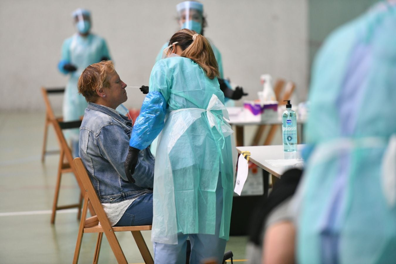 Vecinos de Getaria y de Costa Urola se están realizando la prueba PCR para tratar de evitar la transmisión comunitario del virus tras varios casos que, al parecer, tuvieron su origen en el bar Politena.