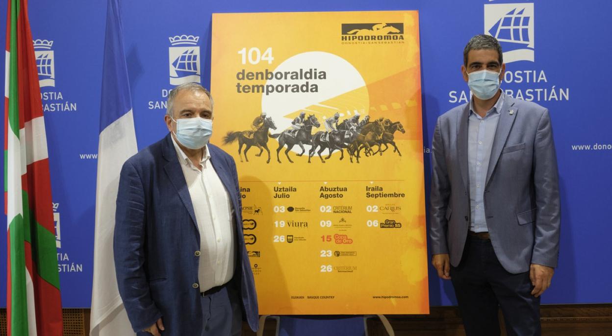 El gerente del hipódromo, Julio Ocio, y el alcalde de San Sebastián, Eneko Goia, ayer en la presentación. 