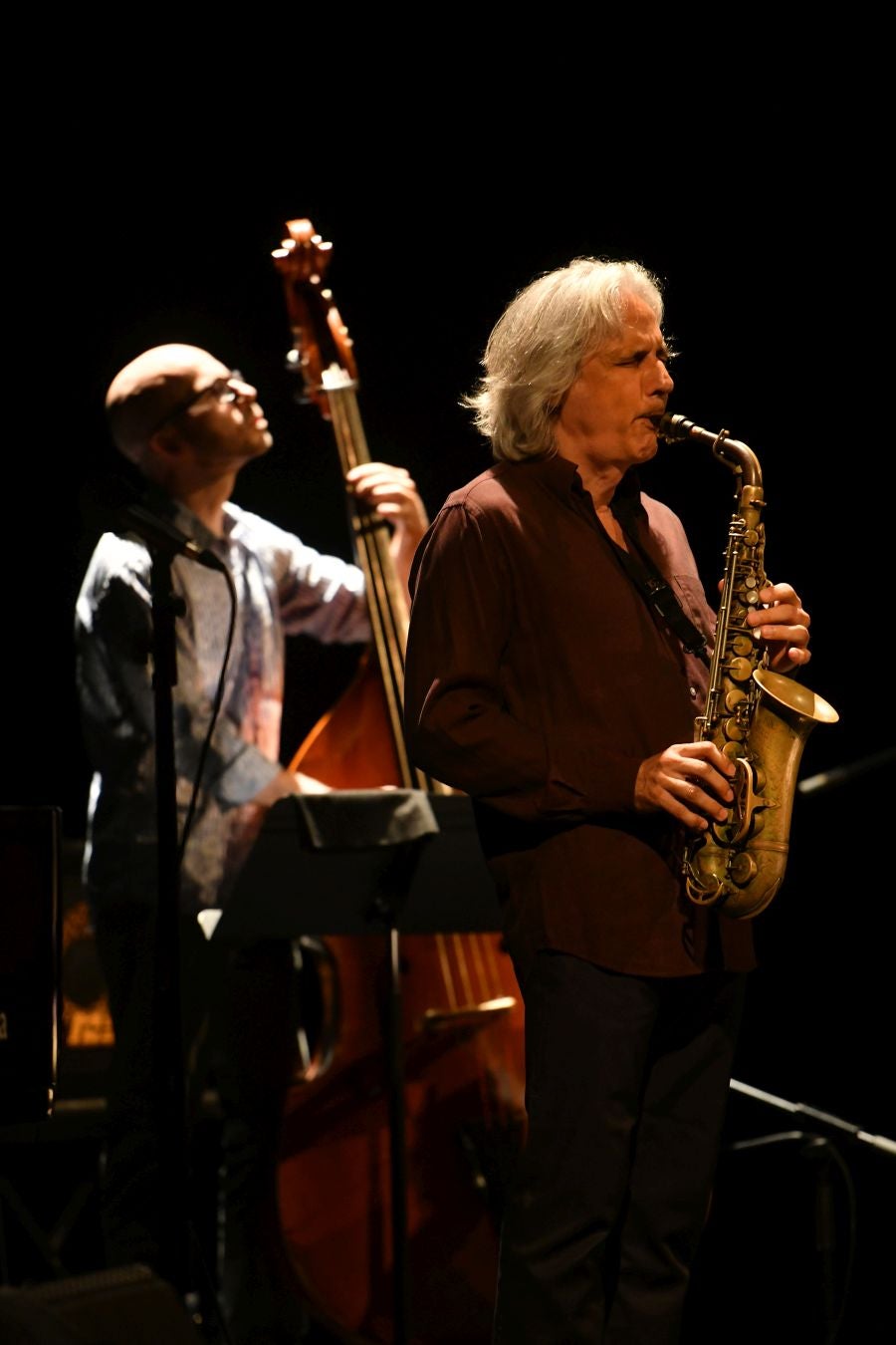 Homenaje en el Victoria Eugenia a los 100 años del nacimiento de Charlie Parker y dirigido por el gran saxo alto Perico Sambeat. Perico Sambeat (saxo alto), Voro García (trompeta), Albert Sanz (piano), Toño de Miguel (contrabajo) y Stephen Keogh (batería) reinterpretan uno de los mejores conciertos grabados de la historia del Jazz, cumbre del movimiento bebop: Jazz at Massey Hall