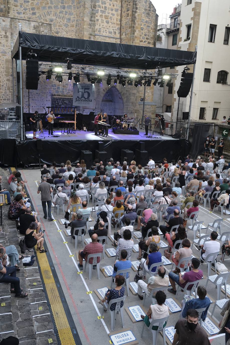 Oreka TX actuaron el jueves en la Trini. 