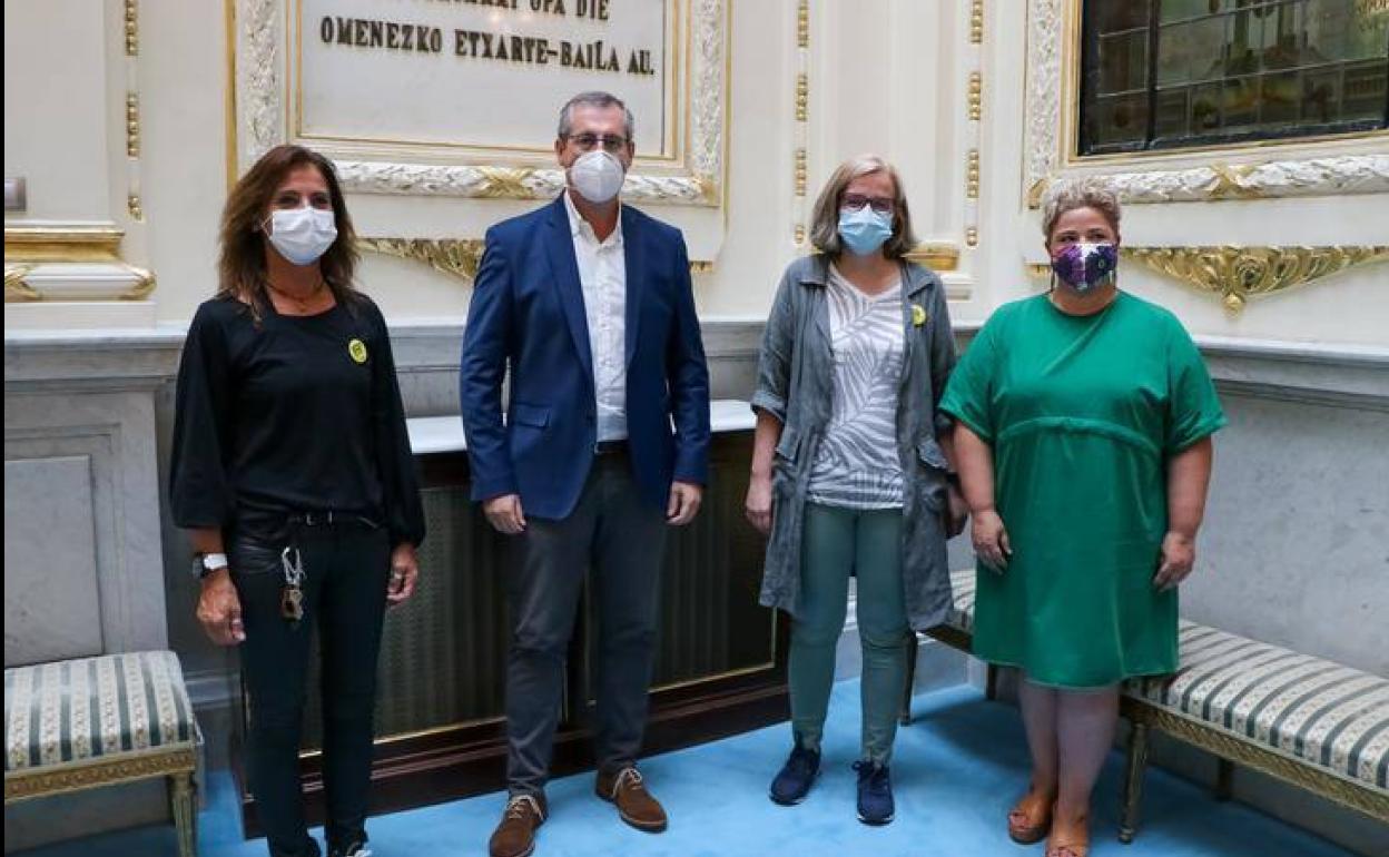 Diputación y DYA colaboran en la realización de PCR «masivas» en residencias de Gipuzkoa